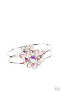 @Chic Corsage - Multi